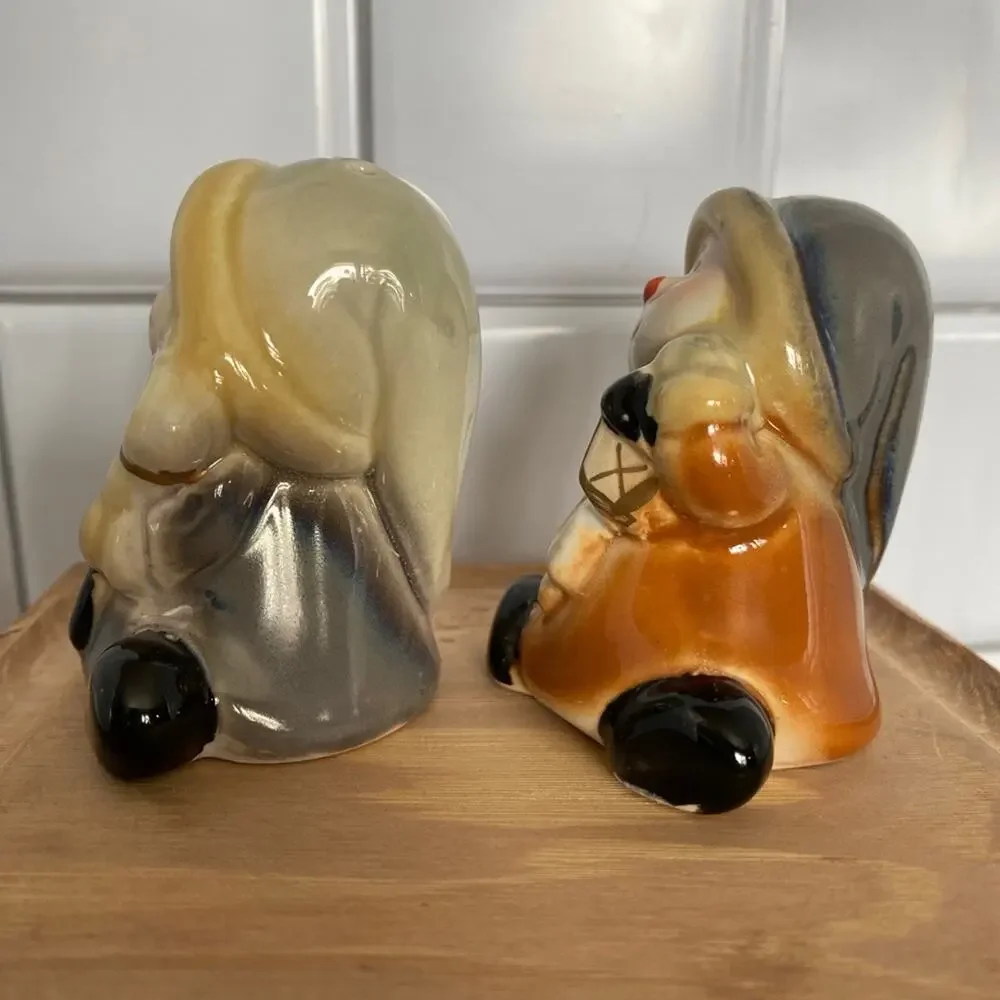 Vintage Children Country Hats Broom Light Collectible Salt and Pepper Shakers